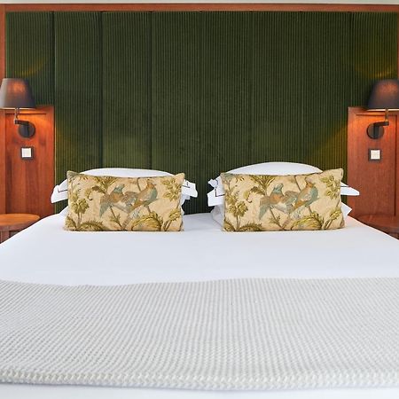 Cheval The Edinburgh Grand Aparthotel Bagian luar foto A bed with a mattress