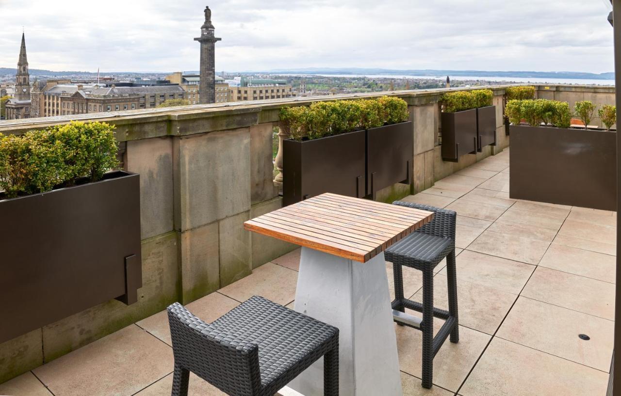 Cheval The Edinburgh Grand Aparthotel Bagian luar foto The rooftop terrace at the Edinburgh Marriott Hotel