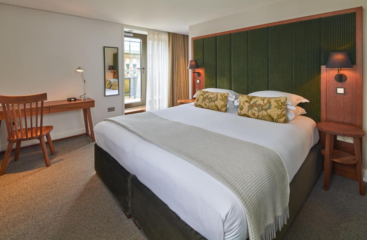 Cheval The Edinburgh Grand Aparthotel Bagian luar foto A room at the hotel