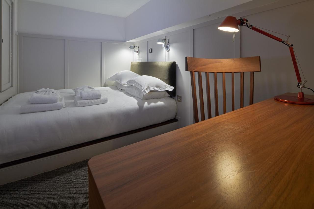 Cheval The Edinburgh Grand Aparthotel Bagian luar foto A room at the hotel