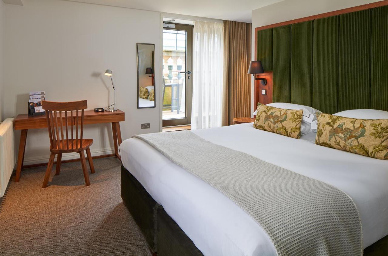 Cheval The Edinburgh Grand Aparthotel Bagian luar foto A room at the hotel
