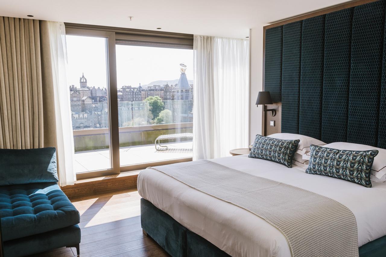 Cheval The Edinburgh Grand Aparthotel Bagian luar foto A bedroom at the hotel