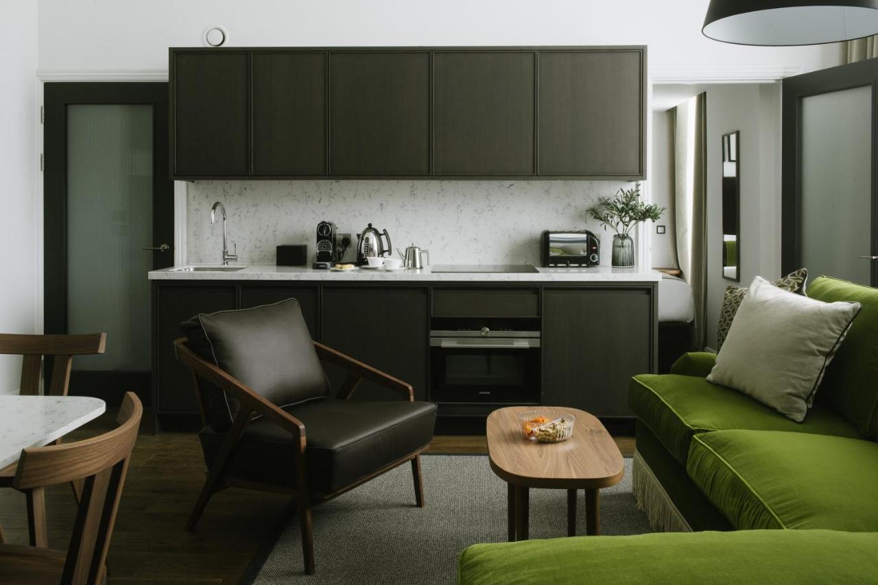 Cheval The Edinburgh Grand Aparthotel Bagian luar foto A kitchen in a serviced apartment in London