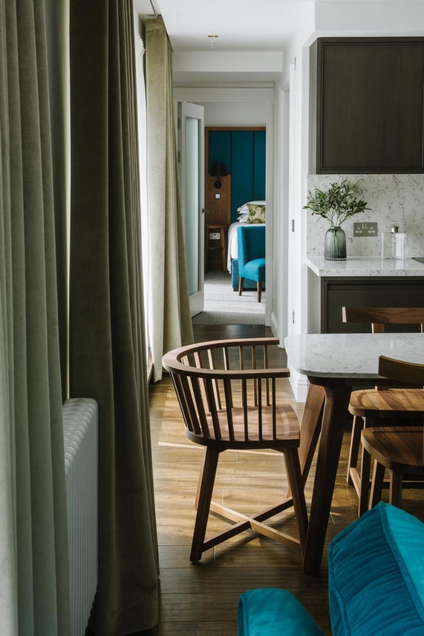 Cheval The Edinburgh Grand Aparthotel Bagian luar foto Interior of a suite at The Ivy Collection